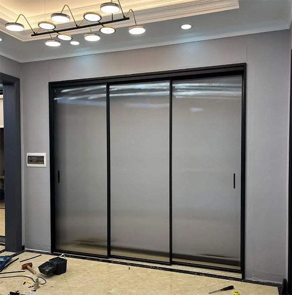 cua-lua-nhom-kinh-3-canh-2