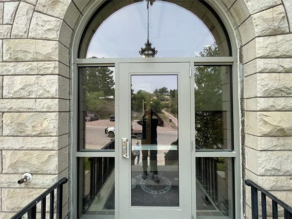 cua-nhom-kinh-uon-vom-6