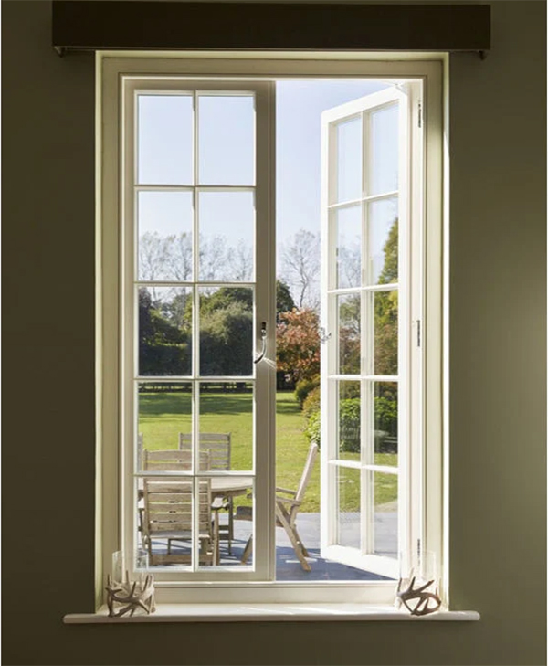 cua-so-nhom-kinh-mo-quay-9